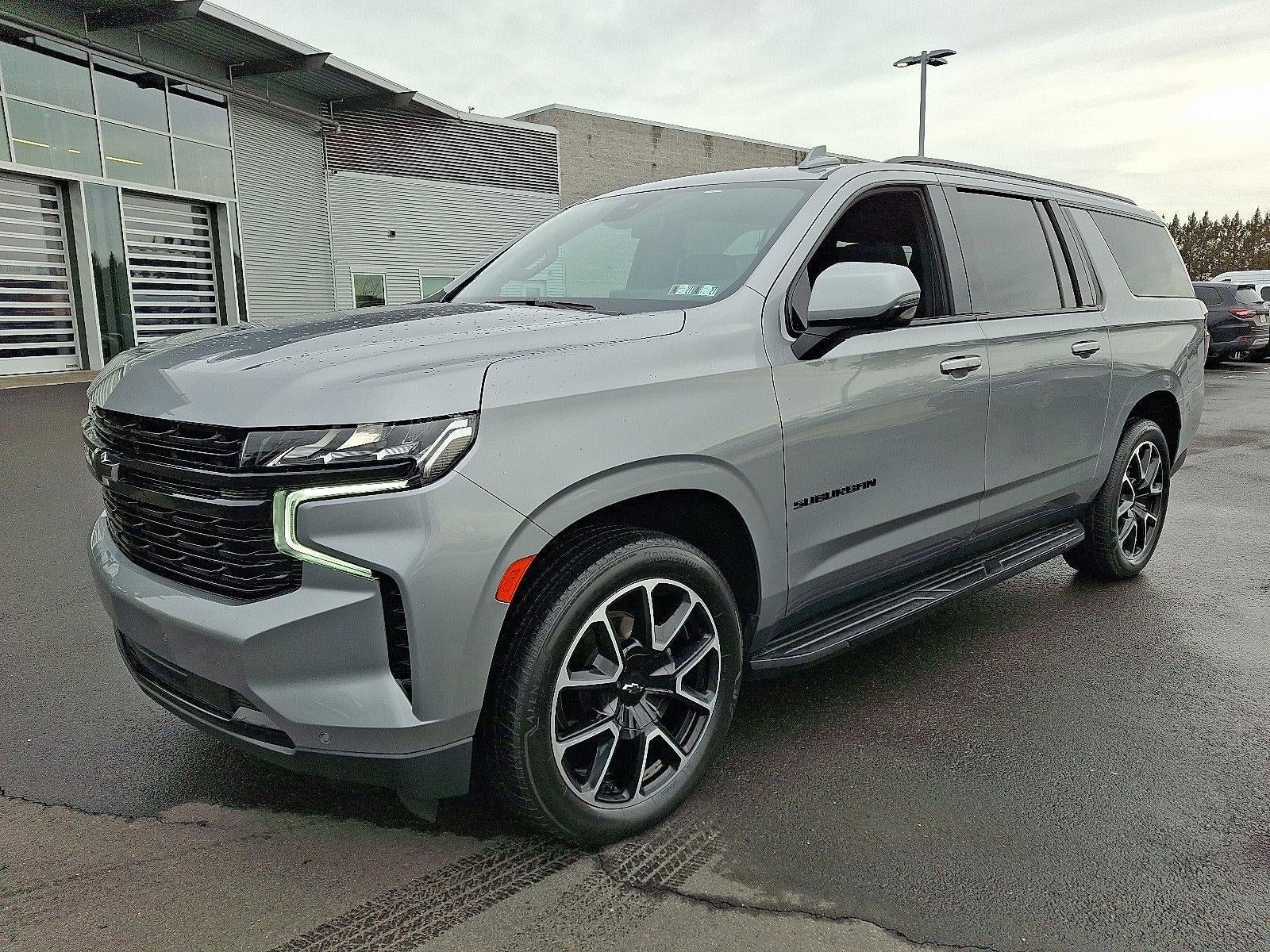 2023 Chevrolet Suburban 4WD RST