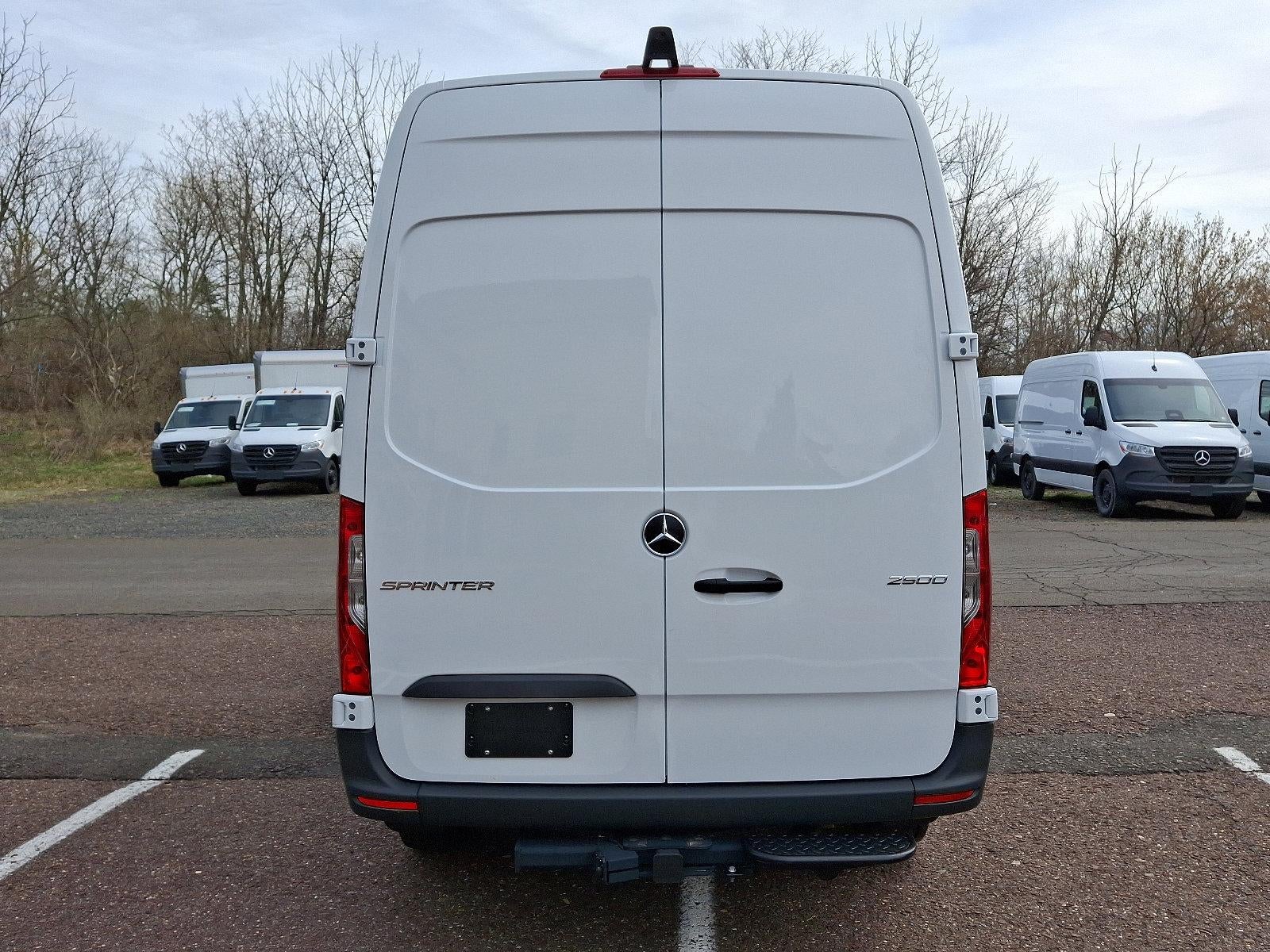 2025 Mercedes-Benz Sprinter Cargo Van 2500 Standard Roof I4 Diesel 144" RWD