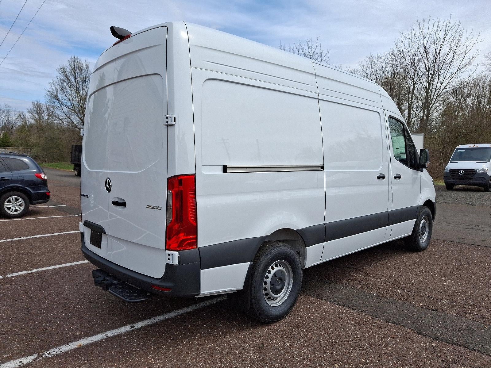 2025 Mercedes-Benz Sprinter Cargo Van 2500 Standard Roof I4 Diesel 144" RWD