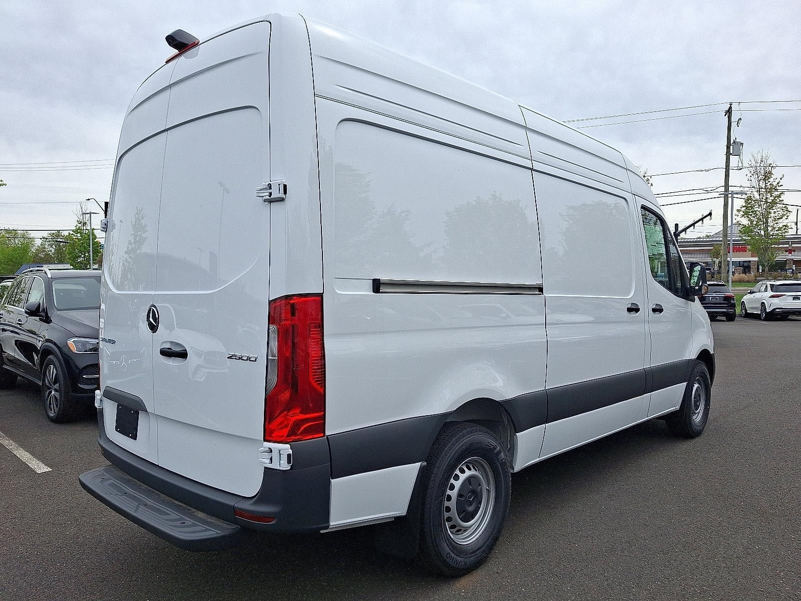 2026 Mercedes-Benz Sprinter Cargo Van 2500 Standard Roof I4 Diesel 144" RWD