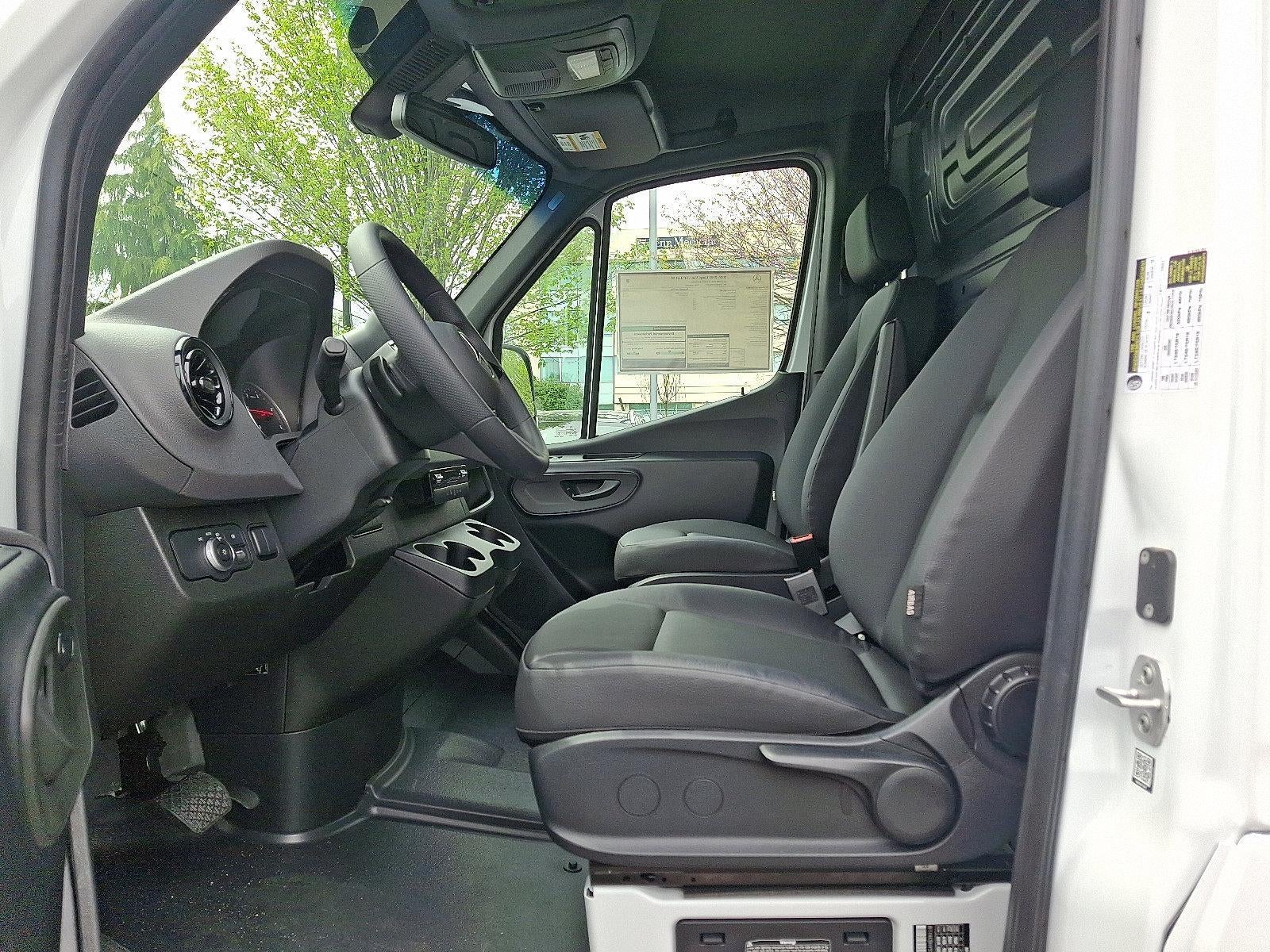 2026 Mercedes-Benz Sprinter Cargo Van 2500 Standard Roof I4 Diesel 144" RWD
