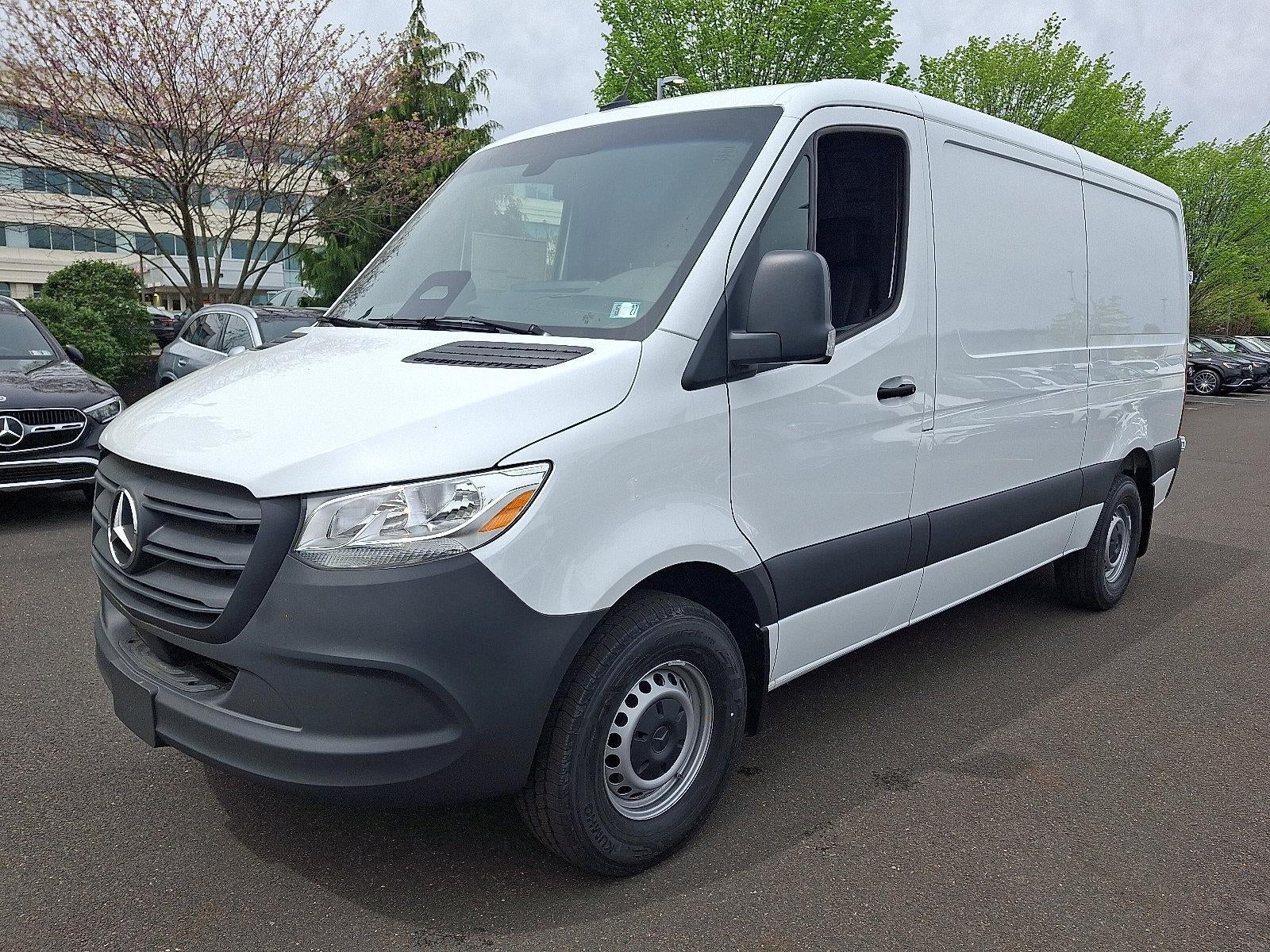 2026 Mercedes-Benz Sprinter Cargo Van 2500 Standard Roof I4 Diesel 144" RWD