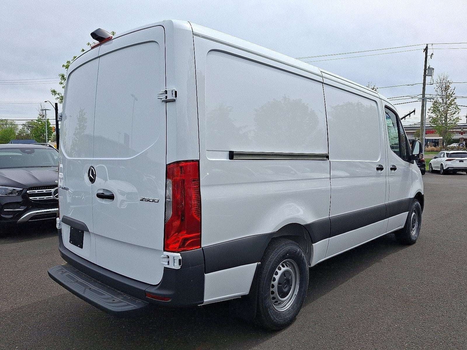 2026 Mercedes-Benz Sprinter Cargo Van 2500 Standard Roof I4 Diesel 144" RWD