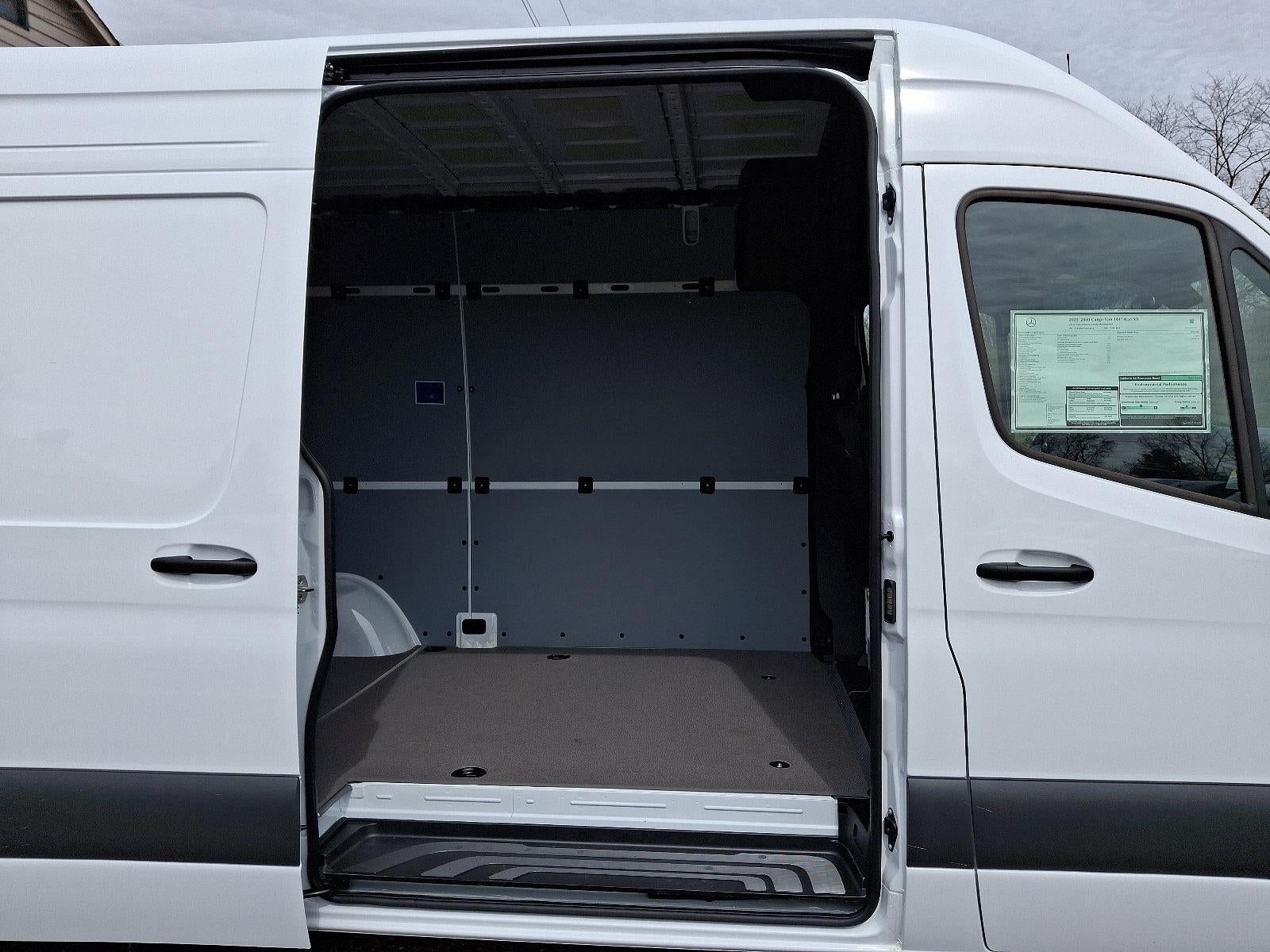 2025 Mercedes-Benz Sprinter Cargo Van 2500 Standard Roof I4 Diesel 144" RWD