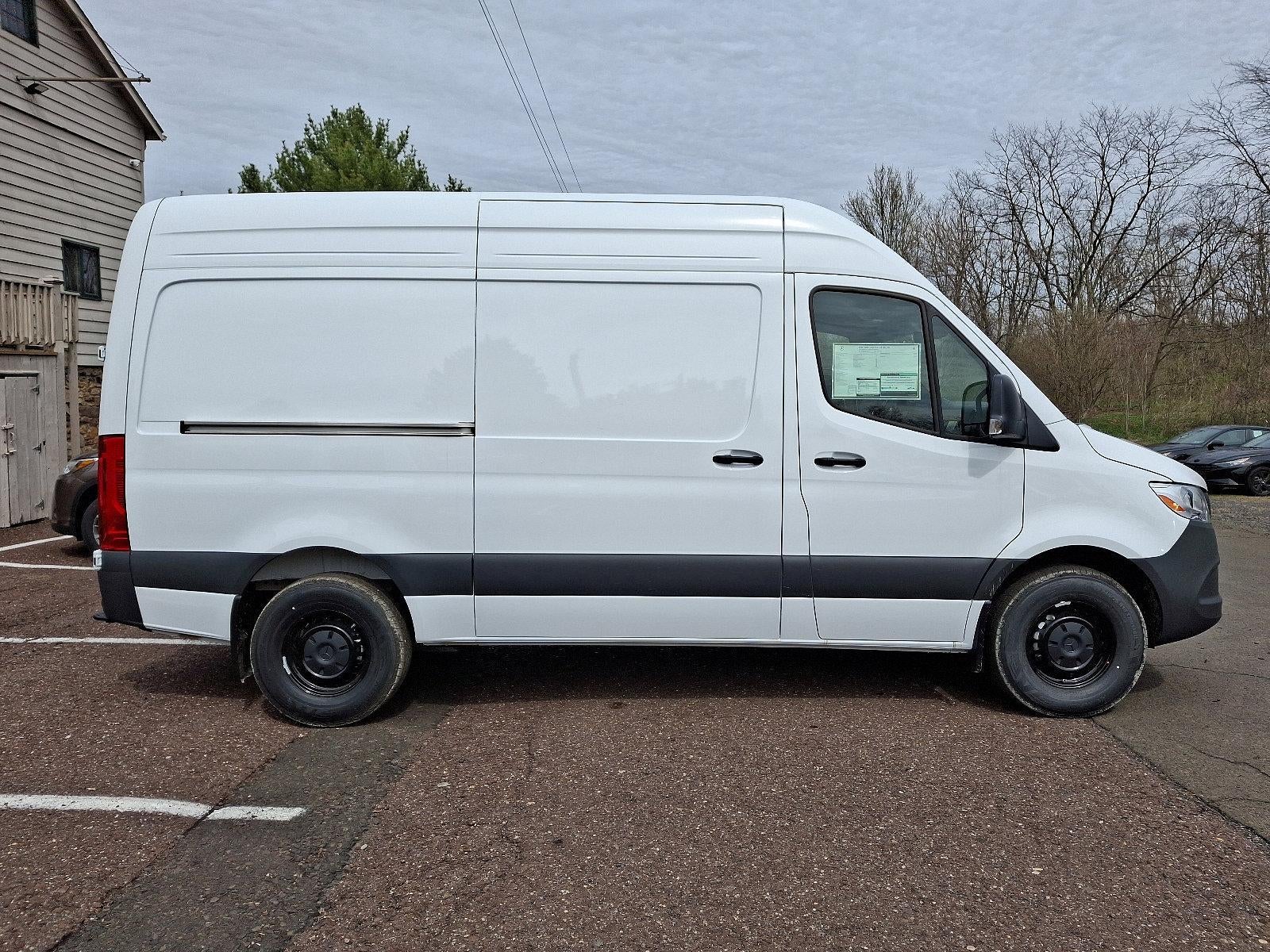 2025 Mercedes-Benz Sprinter Cargo Van 2500 Standard Roof I4 Diesel 144" RWD
