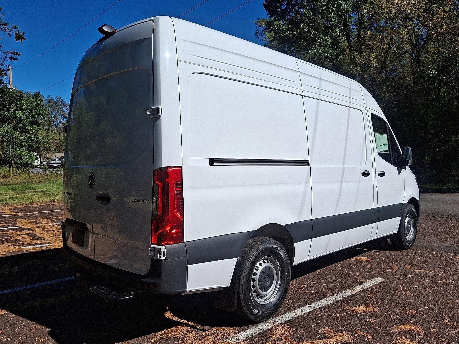 2026 Mercedes-Benz Sprinter Cargo Van 2500 Standard Roof I4 Diesel 144" RWD