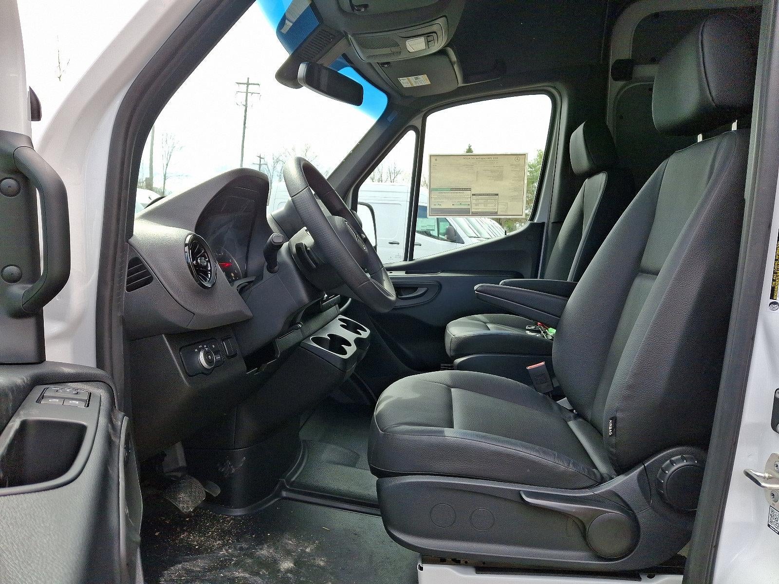 2025 Mercedes-Benz Sprinter Cargo Van 2500 Standard Roof I4 Diesel 144" RWD