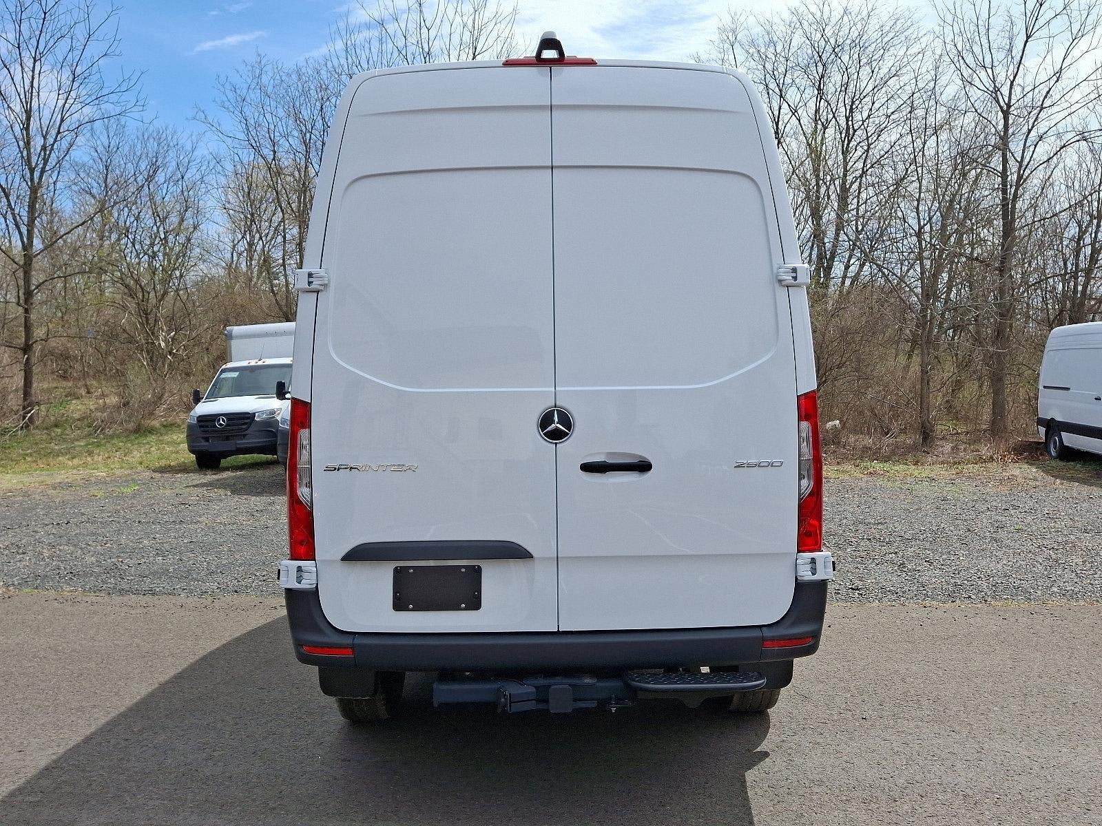 2025 Mercedes-Benz Sprinter Cargo Van 2500 Standard Roof I4 Diesel 144" RWD