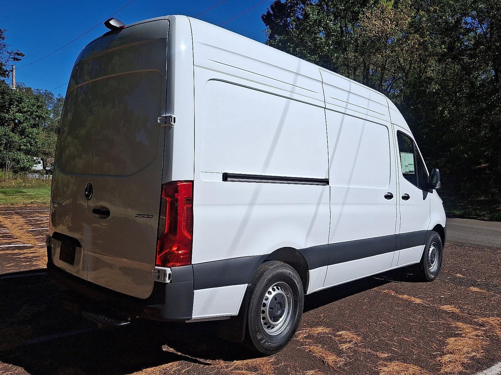 2026 Mercedes-Benz Sprinter Cargo Van 2500 Standard Roof I4 Diesel HO 144" RWD