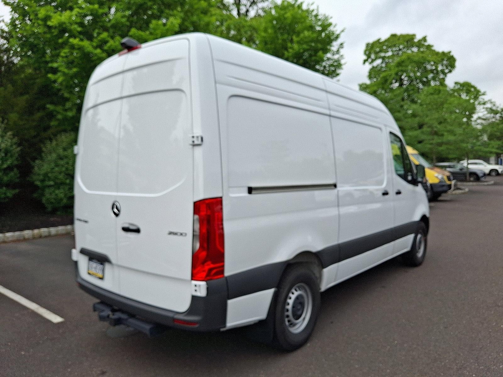 2025 Mercedes-Benz Sprinter Cargo Van 2500 Standard Roof I4 Diesel HO 144" RWD