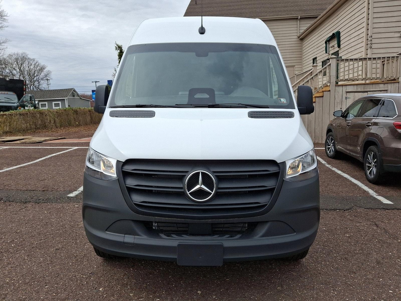 2025 Mercedes-Benz Sprinter Cargo Van 2500 Standard Roof I4 Diesel HO 144" RWD