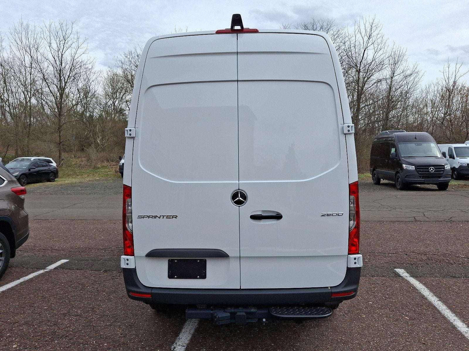 2025 Mercedes-Benz Sprinter Cargo Van 2500 Standard Roof I4 Diesel HO 144" RWD