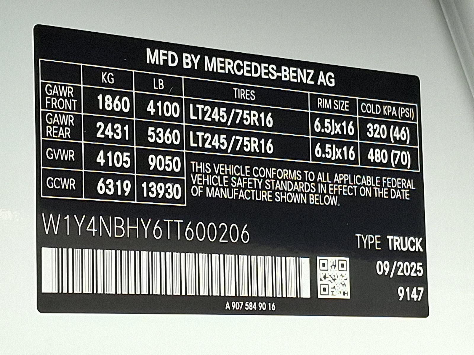 2026 Mercedes-Benz Sprinter Cargo Van 2500 Standard Roof I4 Diesel HO 144" RWD
