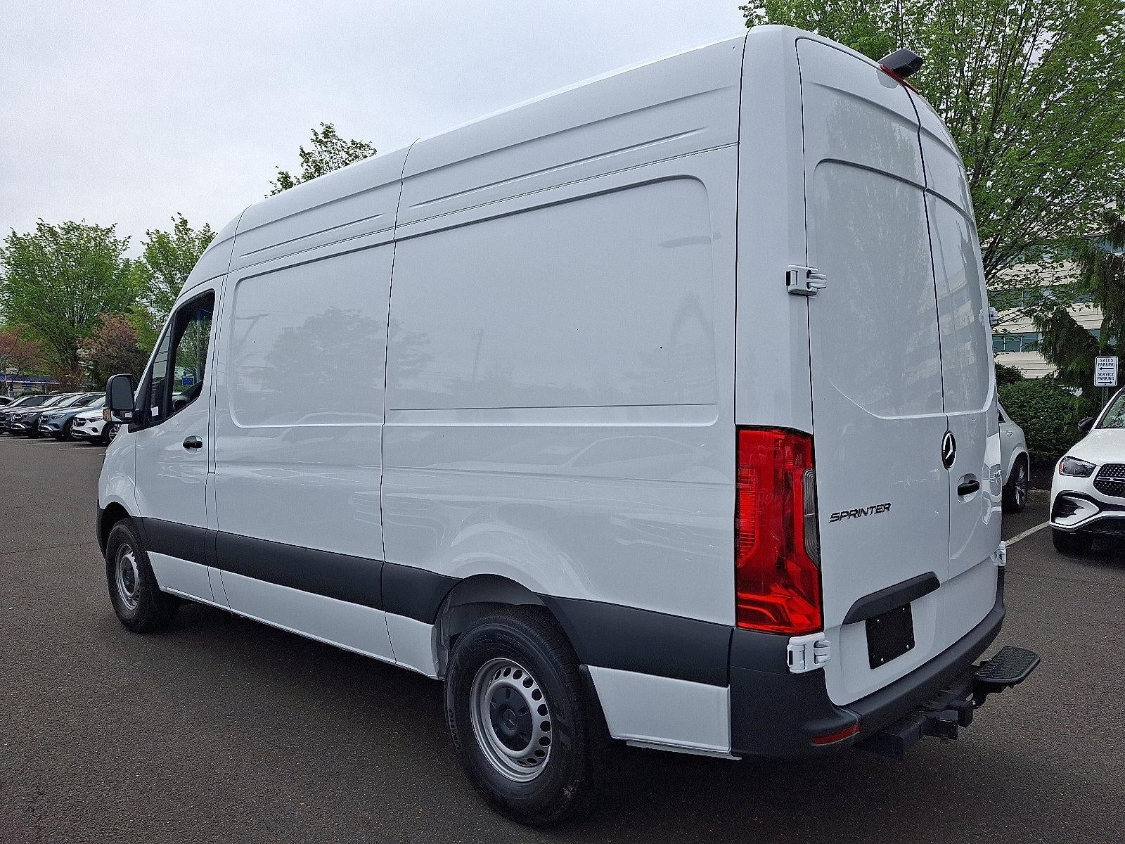 2026 Mercedes-Benz Sprinter Cargo Van 2500 Standard Roof I4 Diesel HO 144" RWD
