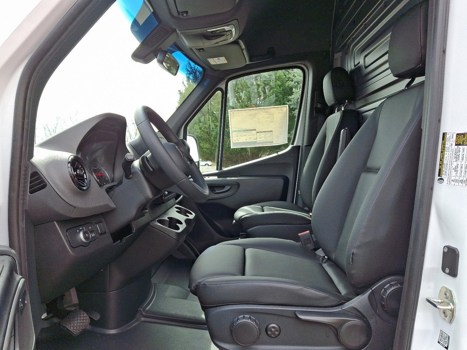 2025 Mercedes-Benz Sprinter Cargo Van 2500 Standard Roof I4 Diesel HO 144" RWD