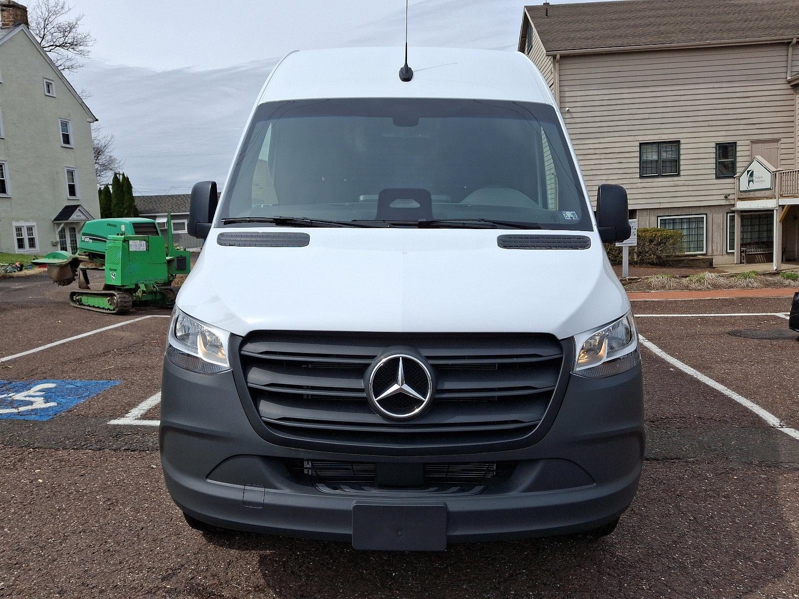 2025 Mercedes-Benz Sprinter Cargo Van 2500 Standard Roof I4 Diesel HO 144" RWD