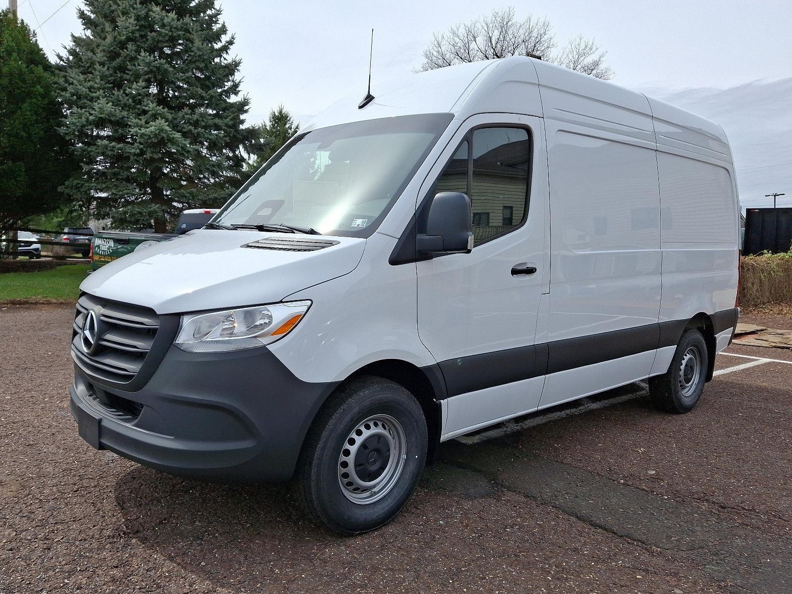 2025 Mercedes-Benz Sprinter Cargo Van 2500 Standard Roof I4 Diesel HO 144" RWD