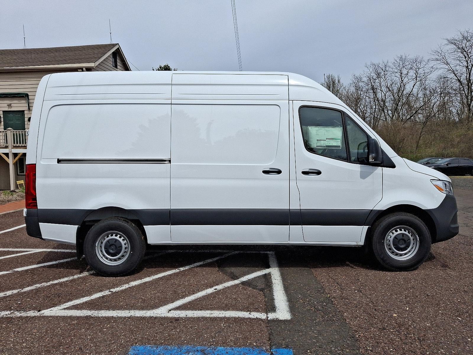 2025 Mercedes-Benz Sprinter Cargo Van 2500 Standard Roof I4 Diesel HO 144" RWD