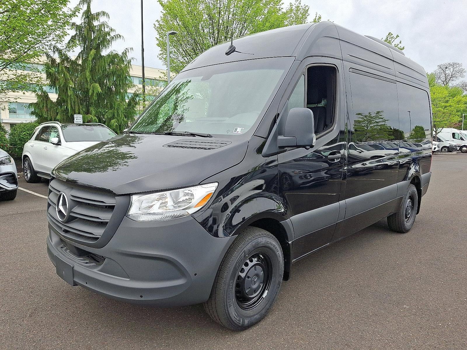 2025 Mercedes-Benz Sprinter Passenger Van 2500 Standard Roof I4 Diesel 144" RWD
