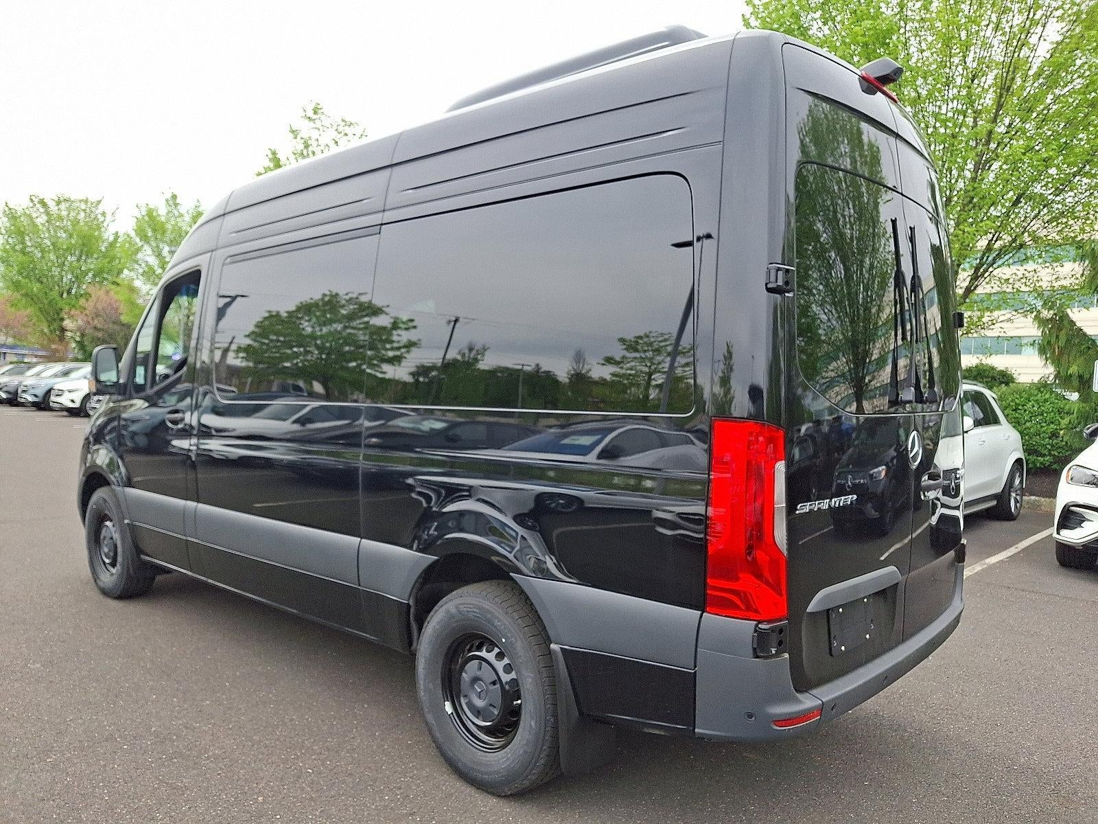 2025 Mercedes-Benz Sprinter Passenger Van 2500 Standard Roof I4 Diesel 144" RWD