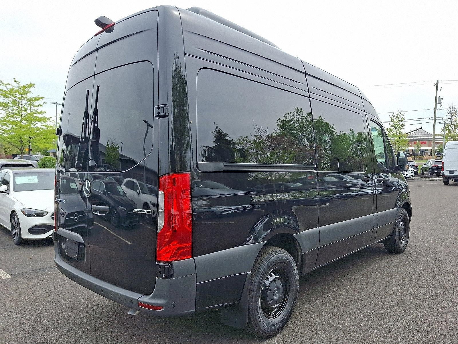 2025 Mercedes-Benz Sprinter Passenger Van 2500 Standard Roof I4 Diesel 144" RWD
