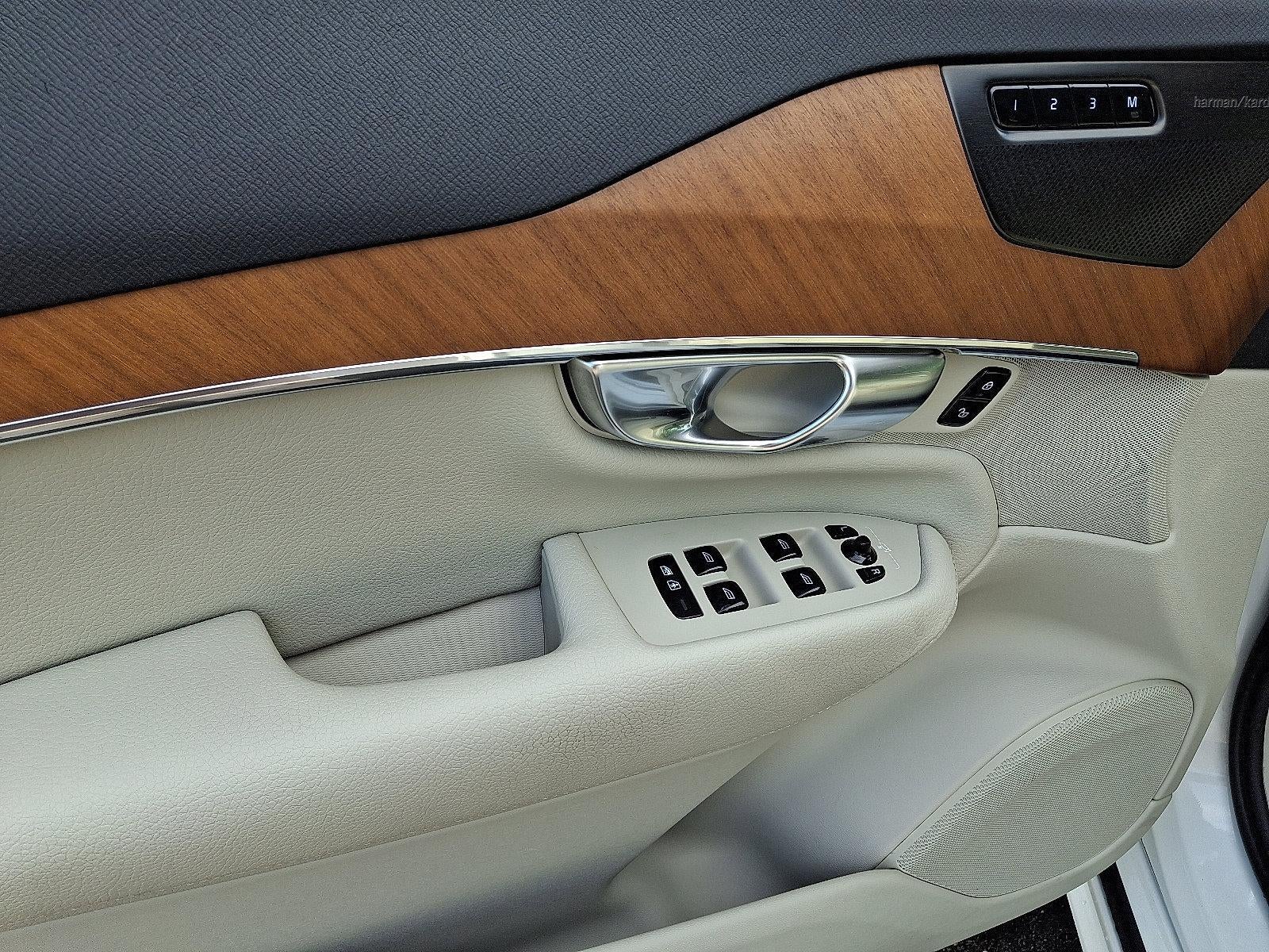 2022 Volvo XC90 Recharge Plug-In Hybrid T8 eAWD PHEV Inscription Expression 6P Ext Range