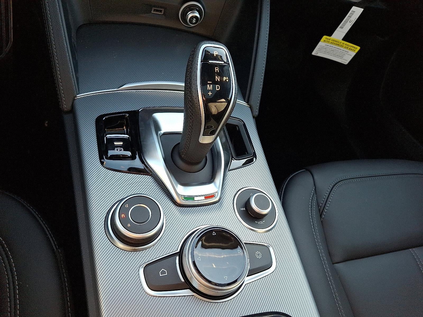 2025 Alfa Romeo Stelvio AWD