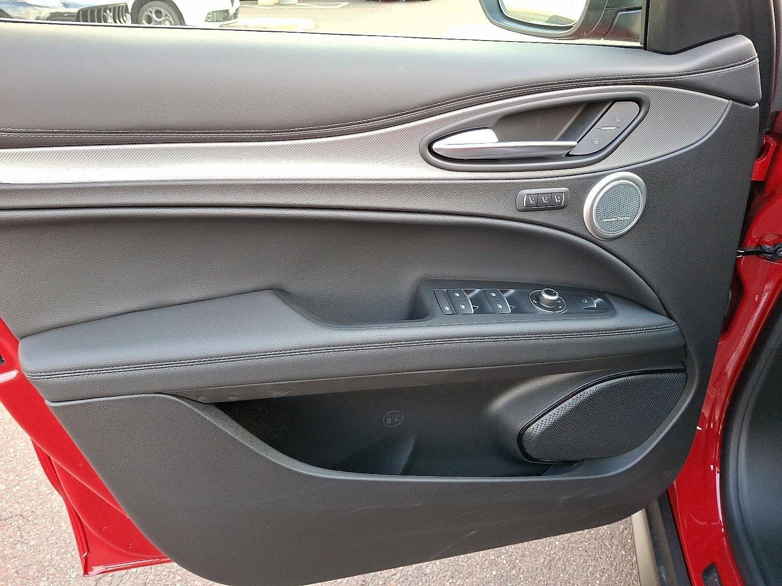 2025 Alfa Romeo Stelvio AWD