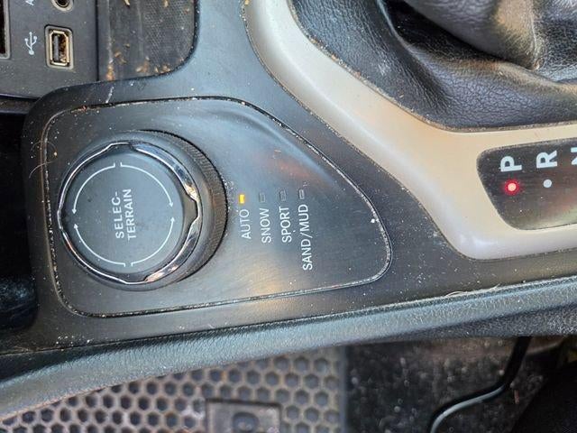 2015 Jeep Cherokee 4WD 4dr Latitude