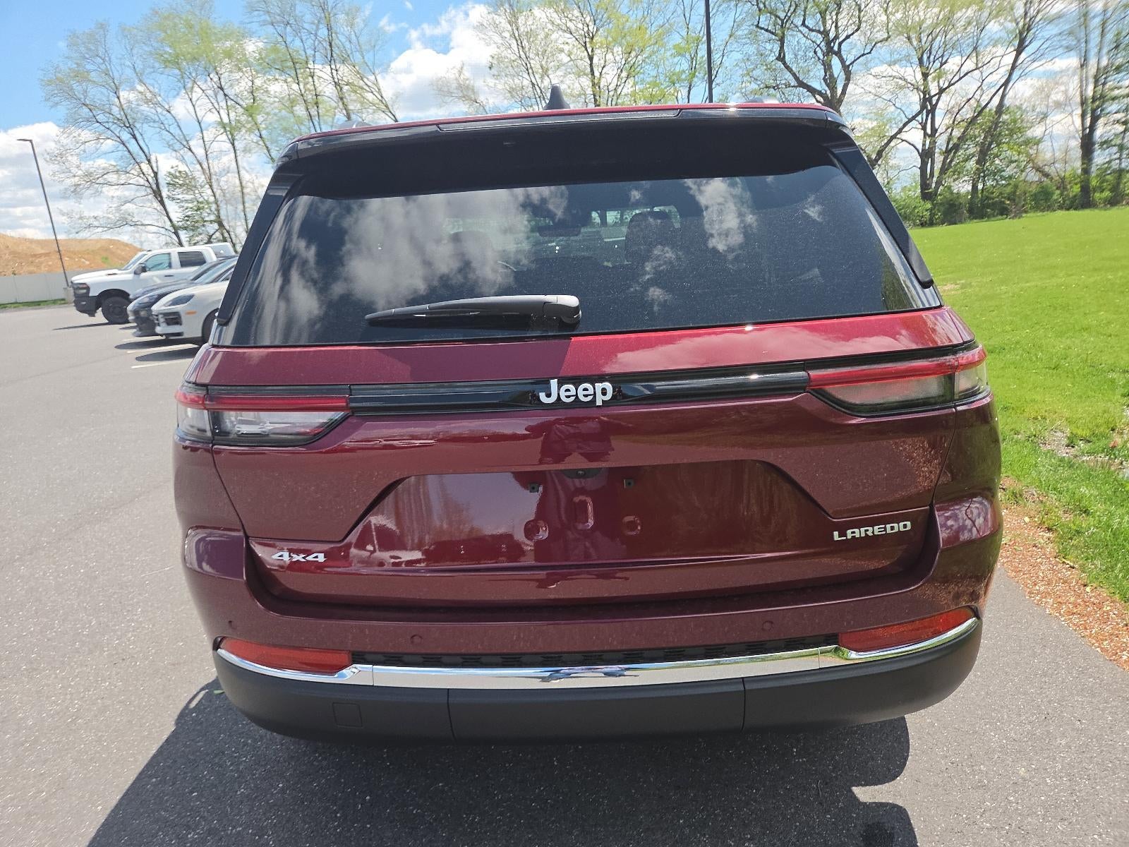 2026 Jeep Grand Cherokee Laredo X 4x4