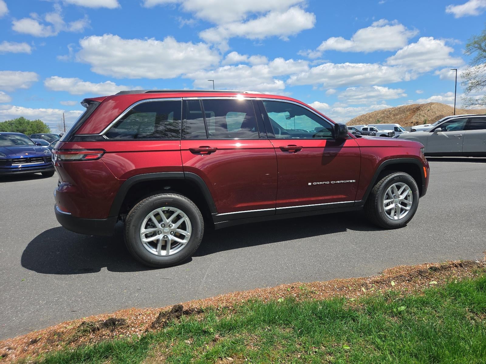 2026 Jeep Grand Cherokee Laredo X 4x4