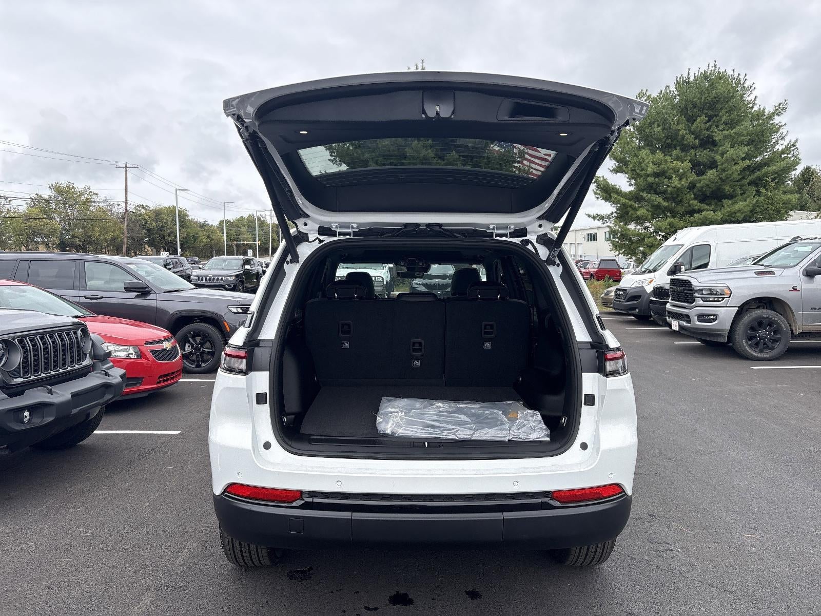 2025 Jeep Grand Cherokee Altitude X 4x4