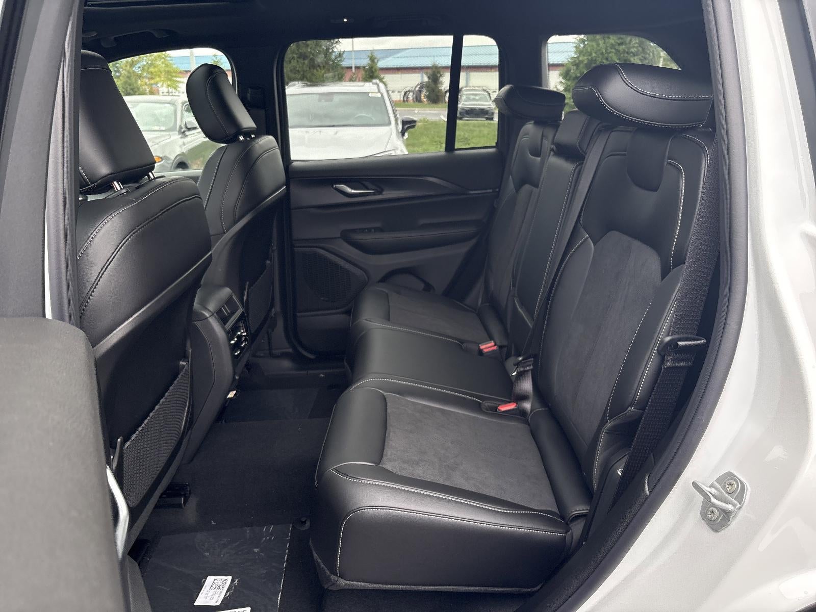 2025 Jeep Grand Cherokee Altitude X 4x4