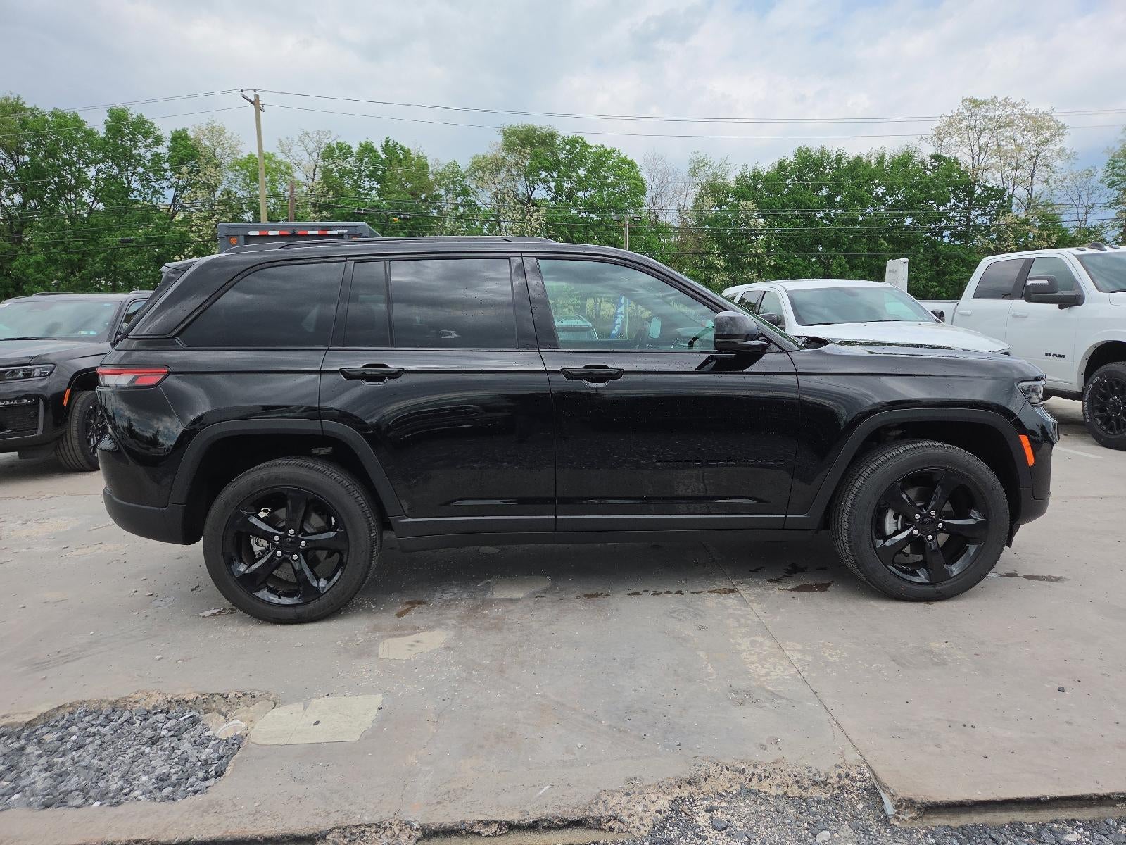 2025 Jeep Grand Cherokee Altitude X 4x4