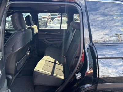 2025 Jeep Grand Cherokee Laredo 4x4