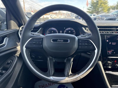 2025 Jeep Grand Cherokee Laredo 4x4