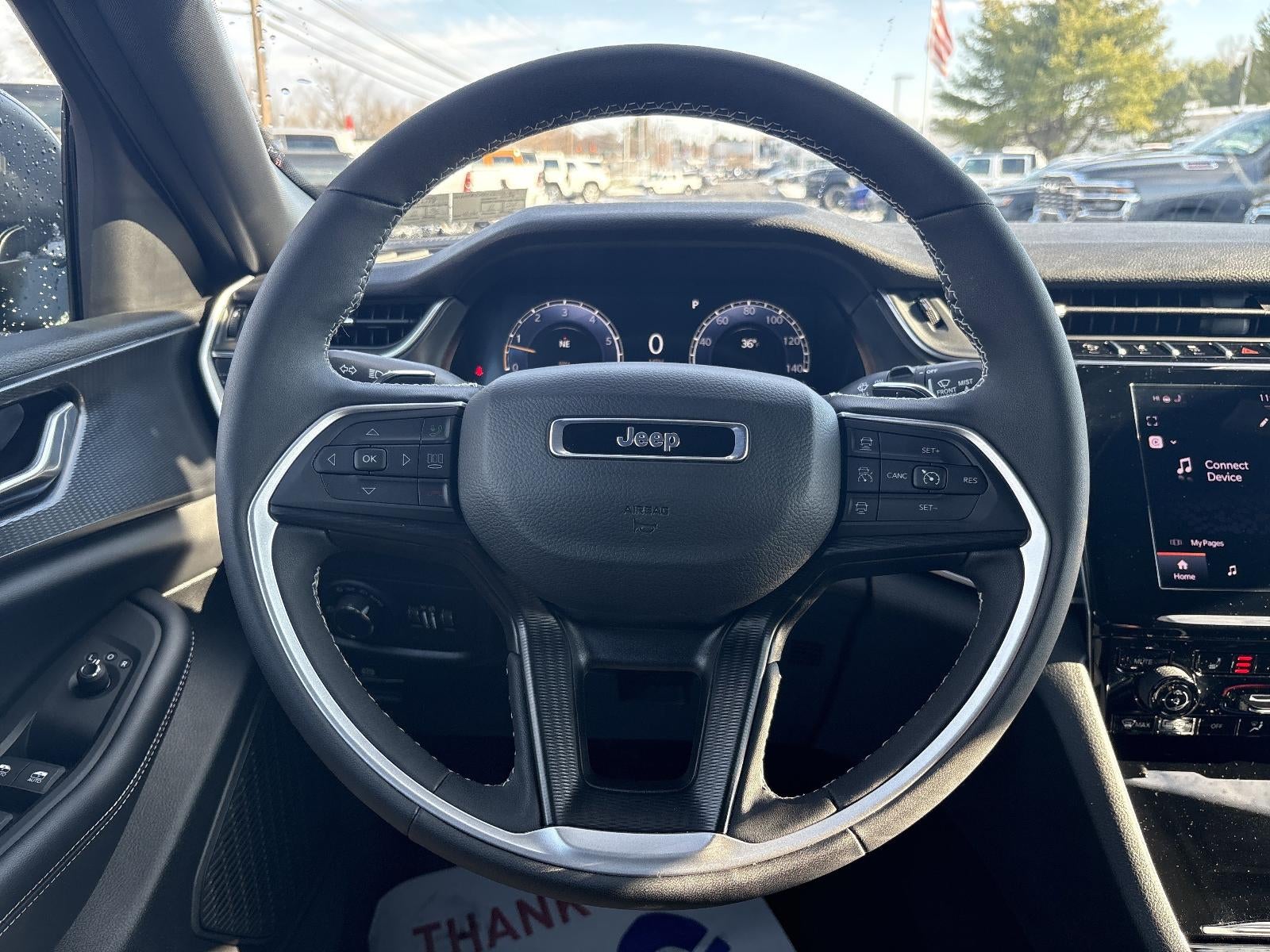2025 Jeep Grand Cherokee Laredo 4x4