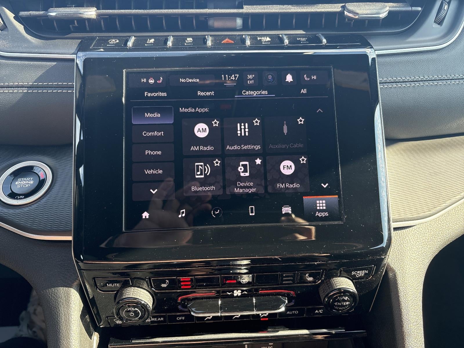 2025 Jeep Grand Cherokee Laredo 4x4
