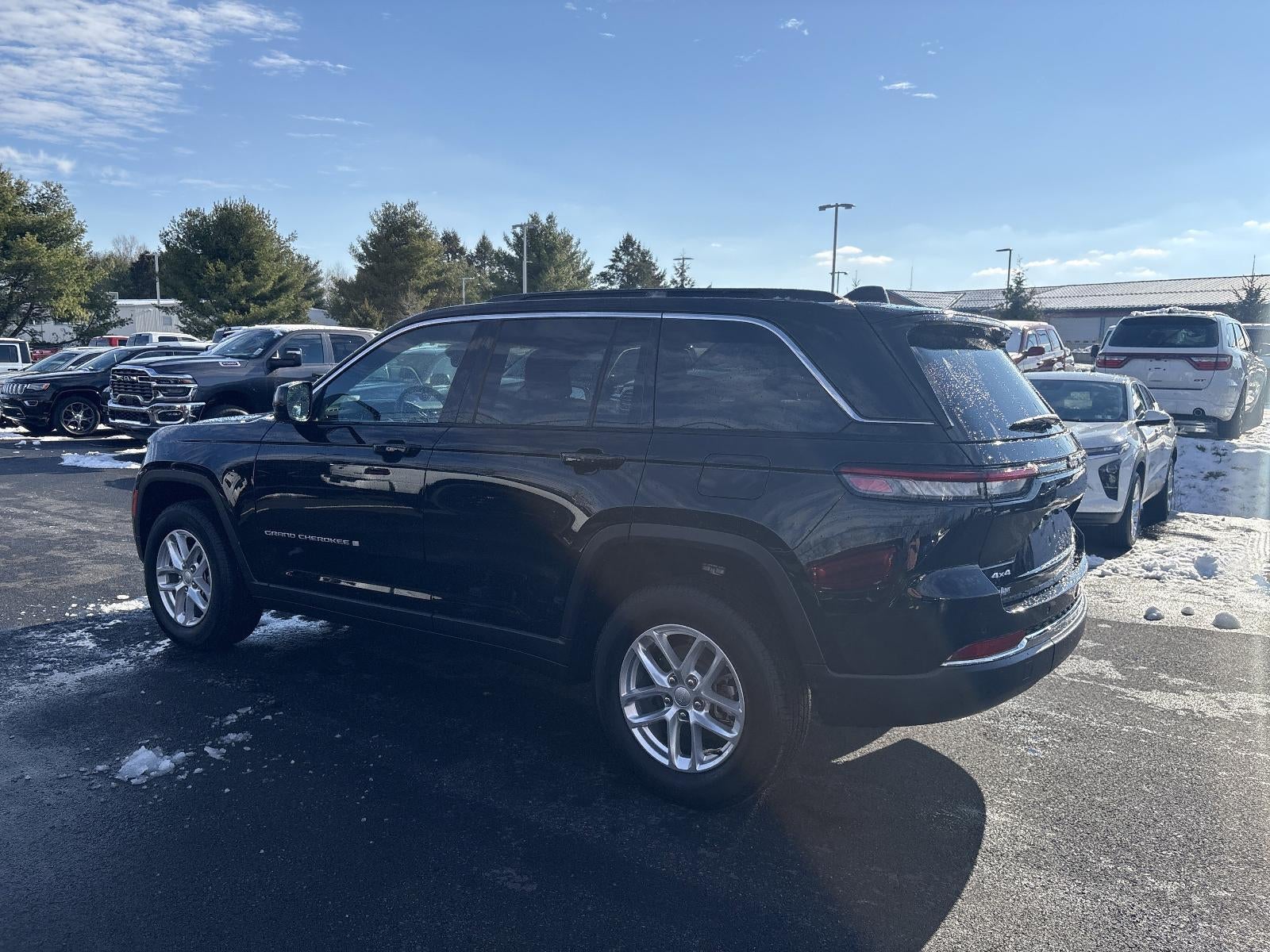 2025 Jeep Grand Cherokee Laredo 4x4