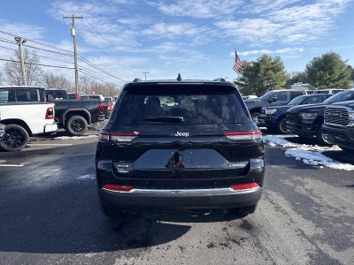 2025 Jeep Grand Cherokee Laredo 4x4