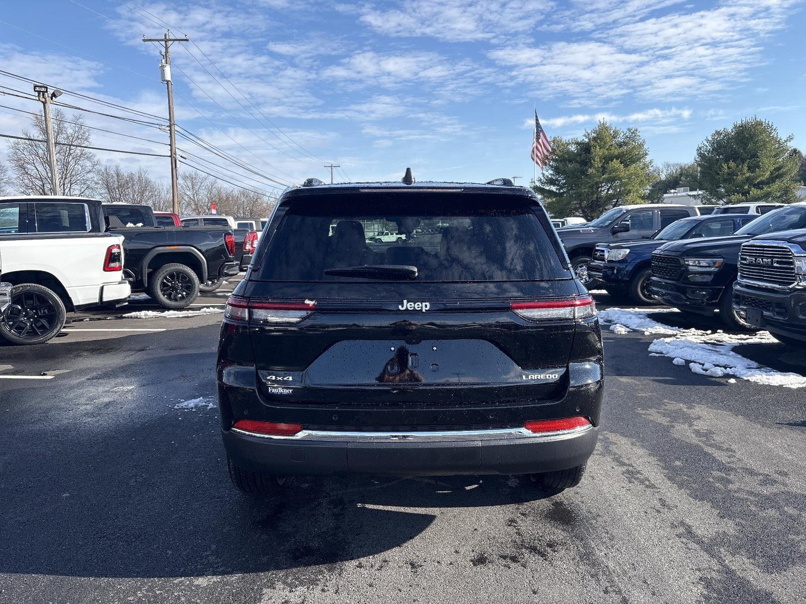 2025 Jeep Grand Cherokee Laredo 4x4