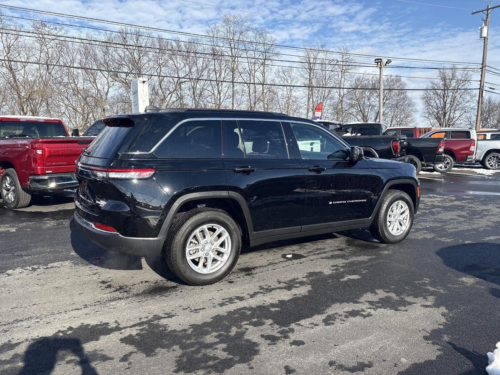 2025 Jeep Grand Cherokee Laredo 4x4