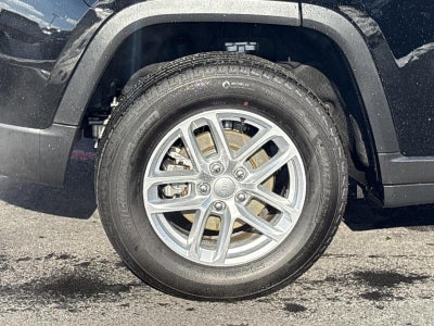 2025 Jeep Grand Cherokee Laredo 4x4