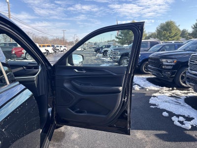 2025 Jeep Grand Cherokee Laredo 4x4