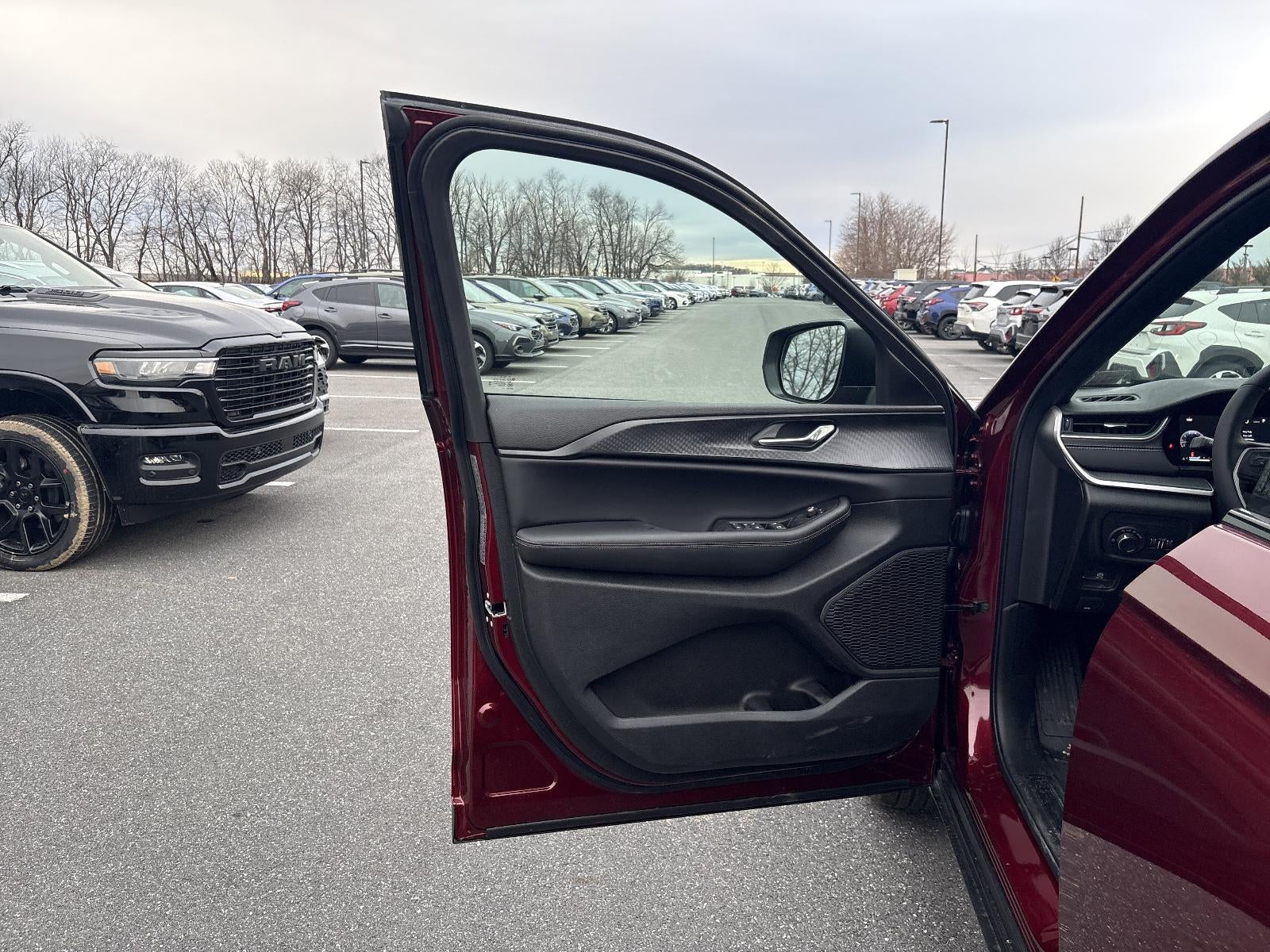 2025 Jeep Grand Cherokee Laredo X 4x4