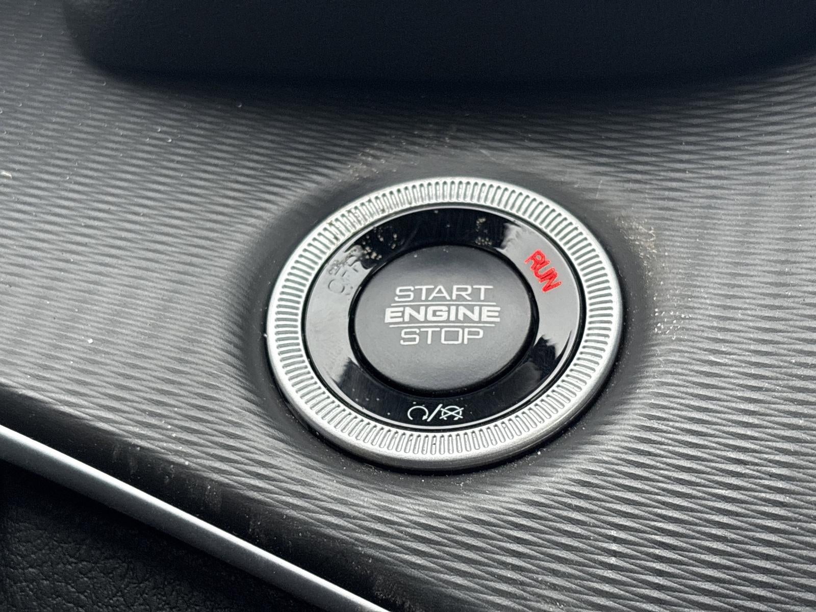 2025 Jeep Grand Cherokee Laredo X 4x4