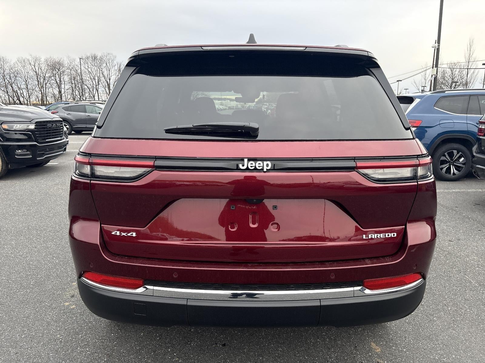 2025 Jeep Grand Cherokee Laredo X 4x4