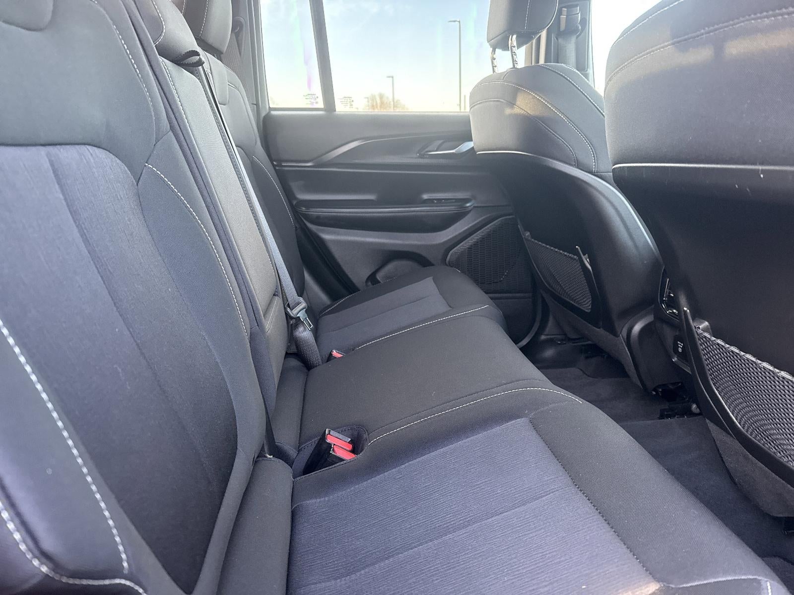 2025 Jeep Grand Cherokee Laredo 4x4