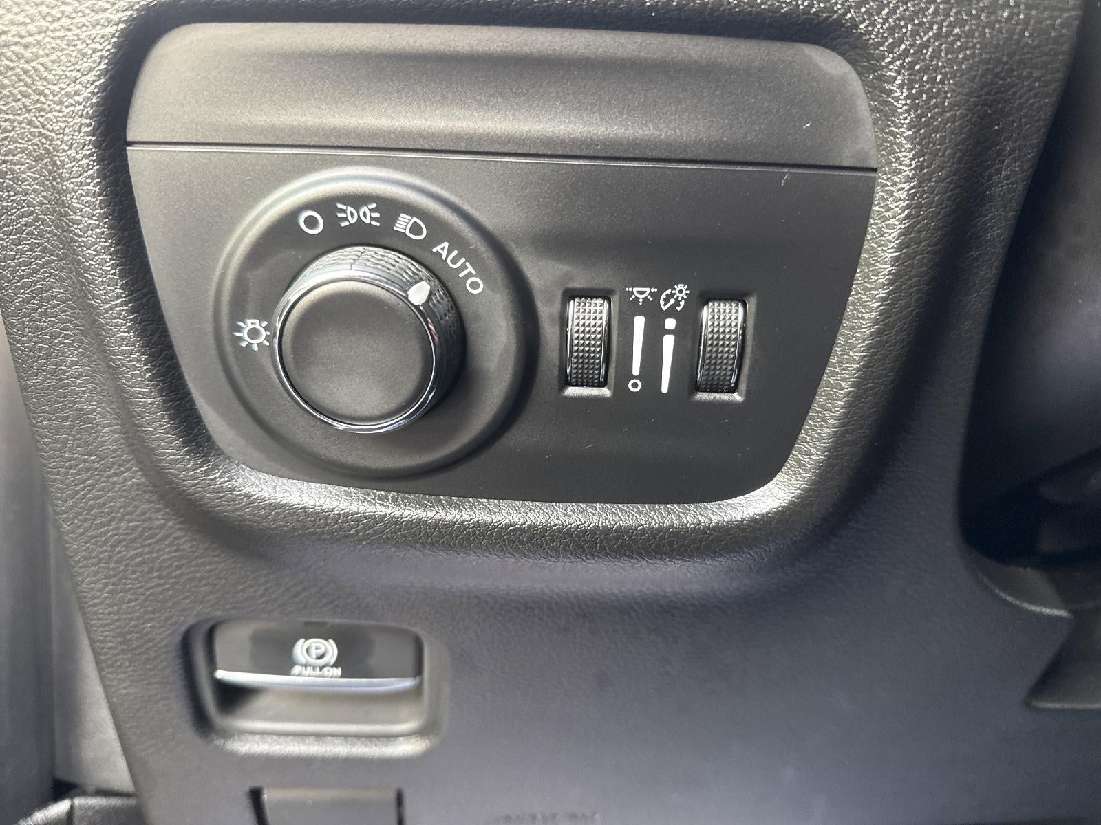 2025 Jeep Grand Cherokee Laredo 4x4