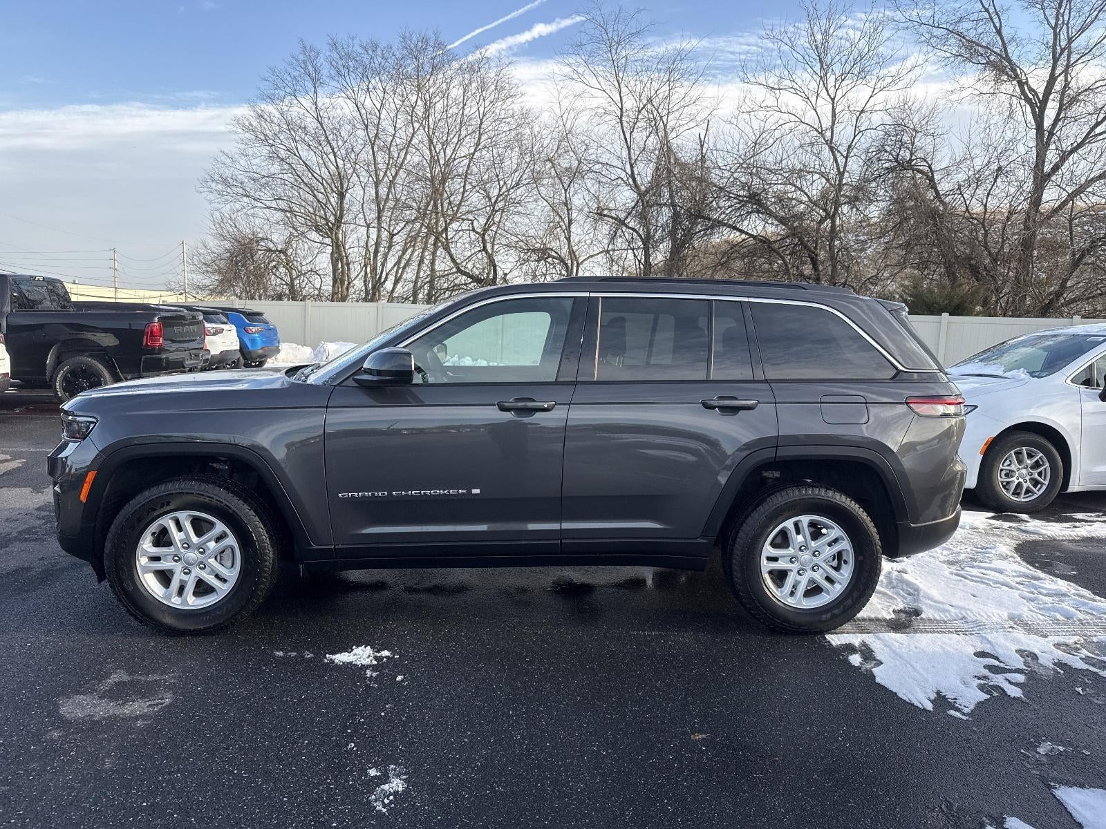 2025 Jeep Grand Cherokee Laredo 4x4